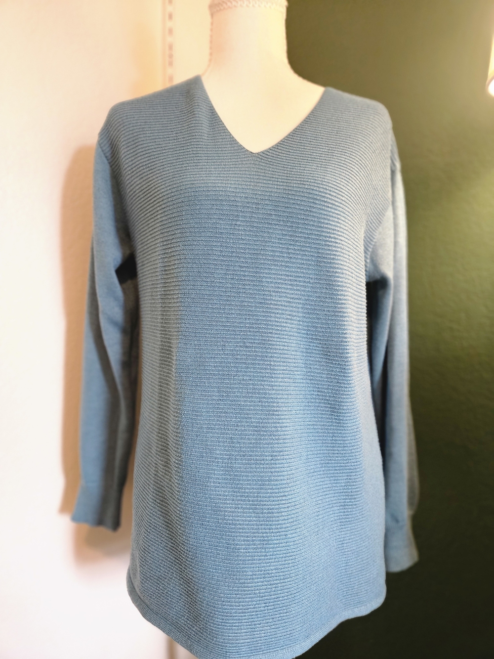 Ella Moss Ribbed V-Neck Sweater - Light Blue